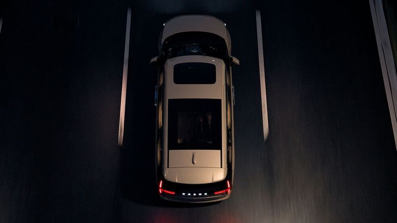 Der Volvo EM90 feiert am 12. November seine Weltpremiere.(Bild:  Volvo)