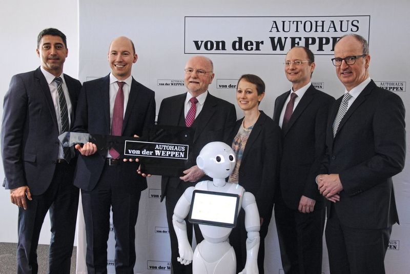 Engagiert: (v.li.) Cetin Erdogan, Carlo Hartung, Klaus von der Weppen, Marett von der Weppen, Jan von der Weppen (Führungsteam Autohaus von der Weppen) und Christian Reher (Geschäftsführer Kfz-Innung Region Stuttgart).  (Baeuchle/»kfz-betrieb«)