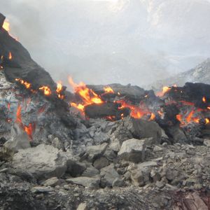 Kohlebrand einer Halde in China (Quelle:  Rueter, (2007), Wikimedia: http://commons.wikimedia.org/wiki/)