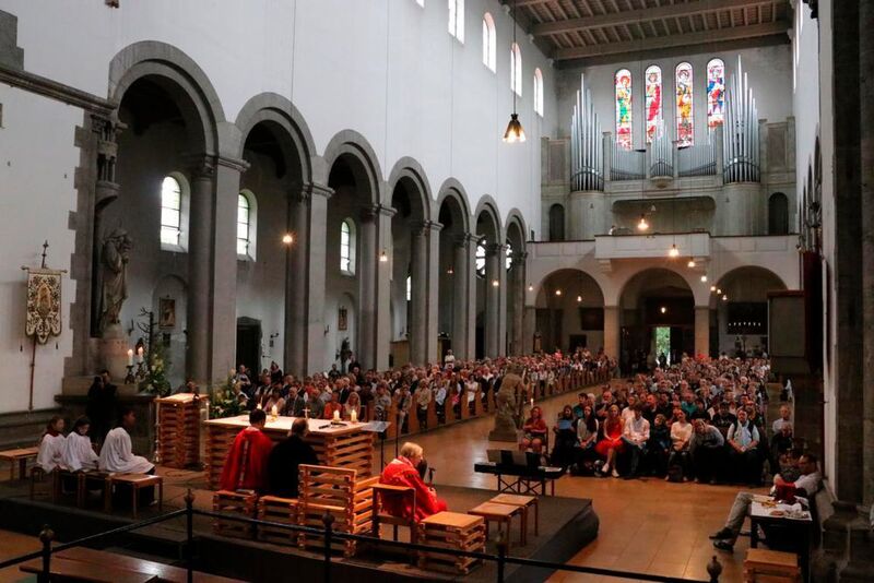Die Pfarrkirche St. Maximilian in München war mit über 450 Personen sehr gut besucht. (Jürgen Klasing)