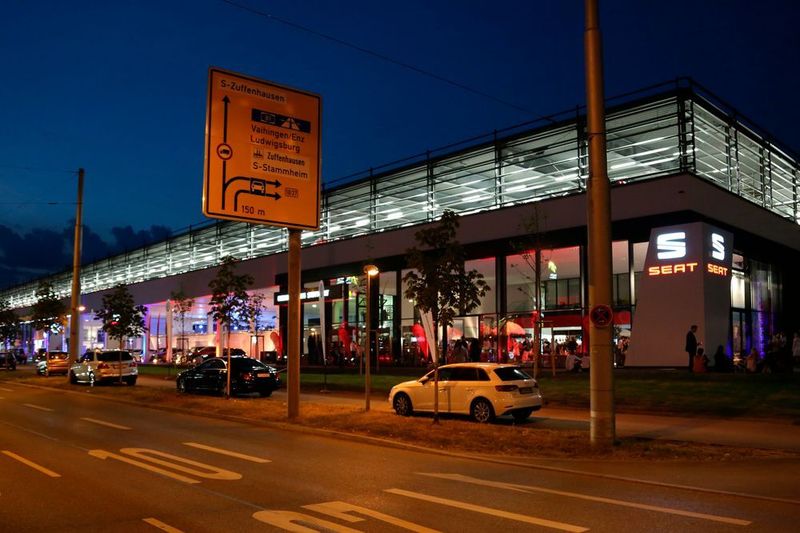 Noch ist der Betrieb nicht gestartet, aber der Neubau in der Heilbronner Straße sorgt bereits Tag und Nacht für Aufmerksamkeit. (VWI)