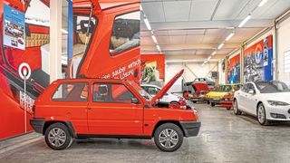 Von der Kutsche bis zum Tesla: Der PS-Speicher in Einbeck bildet in seiner Sonderausstellung „Unter Strom“ die Geschichte von 130 Jahren Elektromobilität ab. (Bild: Mathias Kaluza)