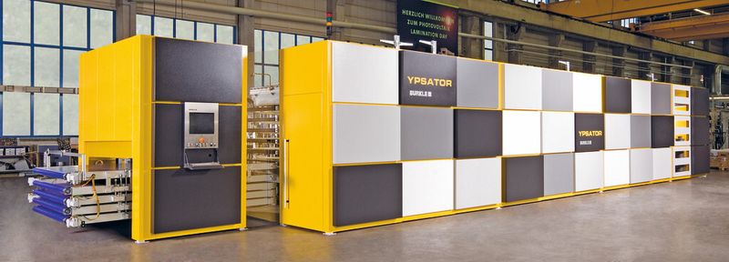 Bild 1: Das Einzelantriebskonzept der Mehretagen-Laminieranlagen Ypsator wurde durch ein modulares Mehrachs-Antriebssystem ersetzt. (Bild: Siemens)