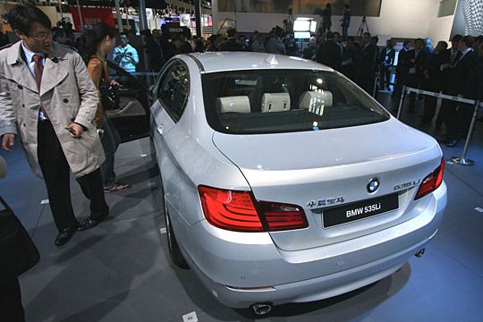BMW protzt mit Länge und hat eine Stretch-Version der 5er Reihe dabei. (Archiv: Vogel Business Media)