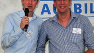 Anselm Lotz (li.) und René Gravendyk moderierten die Ausbildertagung in Frankfurt. (Foto: Schmidt)