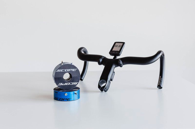 Scope Atmoz ist ein Reifendruckkontrollsystem, mit dem der Reifendruck während der Fahrt angepasst werden kann. Über zwei Tasten der Fernbedienung kann der Reifendruck manuell eingestellt werden, während dein aktuelle Reifendruck auf deinem Fahrradcomputer sichtbar ist.  (Bild: Scope Cycling)