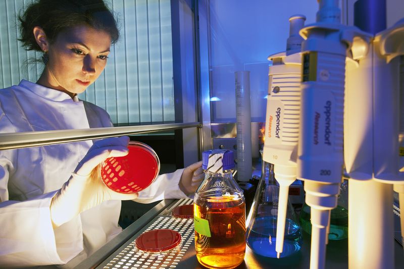 Die neue Richtlinie VDI 2047 Blatt 2 stellt den hygienegerechten Betrieb von Kühlanlagen sicher und mindert das Risiko durch Legionellen (Bild: Thomas Ernsting/LAIF)