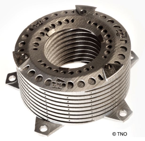 Bild 12: Die aus dem Optimierungsprozess hervorgegangene Feder ist von der Geometrie her  komplexer als die alte und besitzt nur 30 % der ursprünglichen Masse. (Bild: TNO)