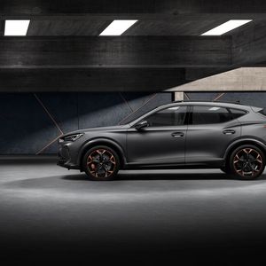 Den Cupra gibt es auch ohne E-Motor: Der 2,0 Liter großen Vierzylinder mit 228 KW/310 PS ist bekannt aus den bisherigen Performance-Modellen des Volkswagen-Konzerns.(Bild:  Cupra)
