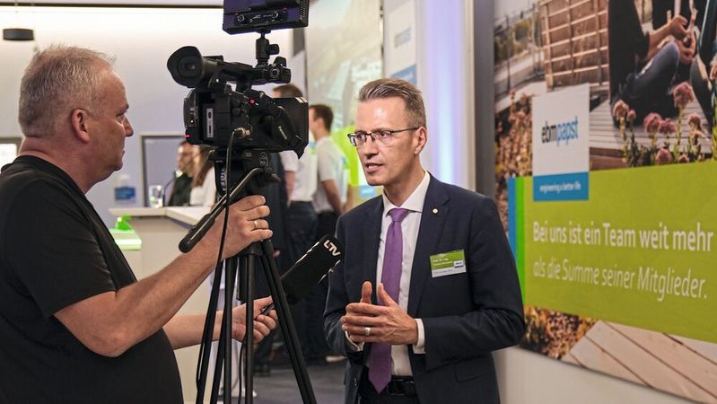 Stellvertretend für die Teams R&D und Innovationsmanagement freut sich Prof. Dr.-Ing. Tomas Smetana, Chief Technology Officer (CTO) der EBM-Papst Gruppe, über die Nominierung.(Bild:  EBM-Papst)