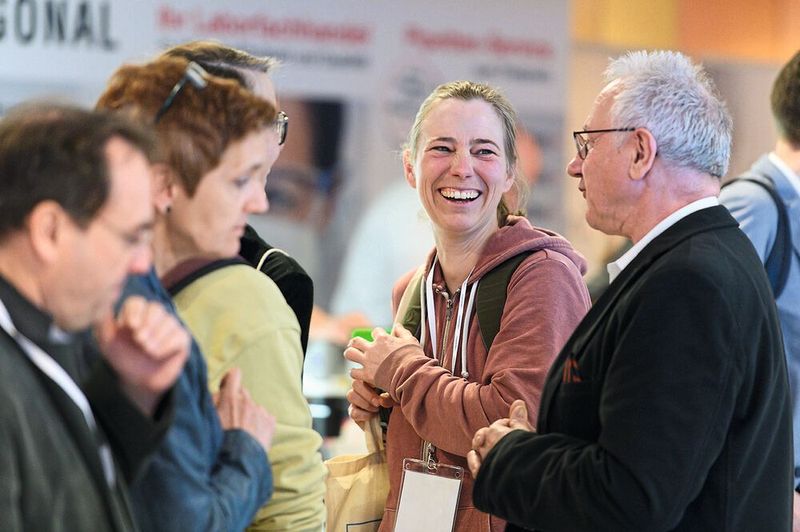 Da kann selbst ein voll durchgeplanter Messetag noch für gute Laune sorgen.    Mehr Infos zu den kommenden LAB-SUPPLY-Messen finden Sie auf www.lab-supply.info (Bild: Stefan Stark)