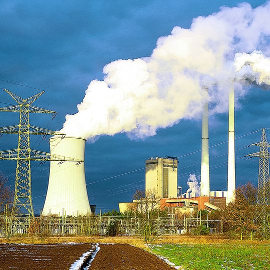 Über 20.000 Tonnen Kohle werden in einem Kraftwerk täglich verbraucht. Über 20.000 Tonnen Kohle werden in einem Kraftwerk täglich verbraucht.