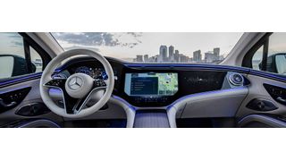 Fahrer eines Mercedes-Benz mit dem MBUX Sprachassistenten können in den USA an einem dreimonatigen Testprogramm für die Chat-GPT-Unterstützung teilnehmen.   (Bild: Mercedes-Benz AG)