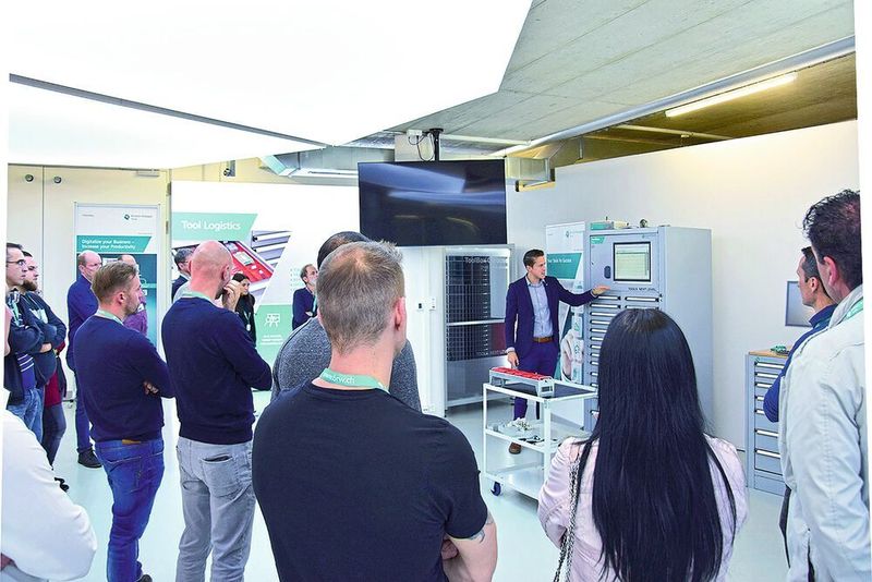 Vernetzte, automatisierte Werkzeuglogistik mit dem Werkzeugausgabesystem ToolBox. (Brütsch/Rüegger Tools)