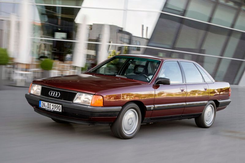 Noch nicht so ganz Premium wie heute, aber hochangesehen: Der Audi 100 TDI war ein schneller Sparer. (Bild: AUDI AG)