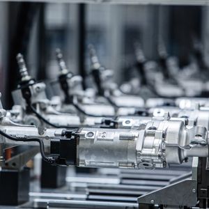 ZFLS ist einer der Technologieführer im Zukunftsfeld Elektrolenkung und gerade diese ist Basistechnologie für automatisiertes Fahren, für effizientere Fahrzeuge und auch für Elektroautos.