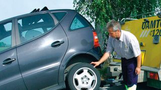 Alter Mangel oder neuer Schaden? Bei Streitfragen zur Gewährleistung kann eine entsprechende Versicherung dem Händler viel Ärger abnehmen. (Bild: ÖAMTC)