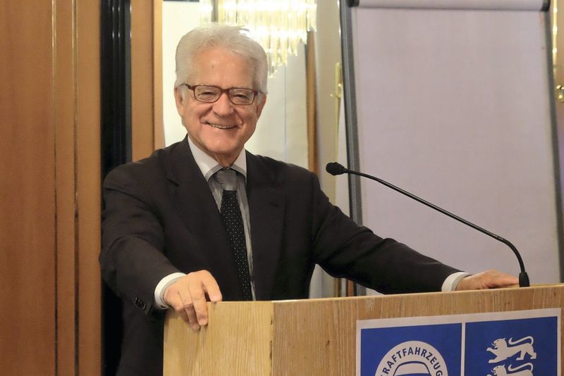 Neuer Ehrenpräsident des Kfz-Gewerbes Baden-Württemberg: Harry Brambach. (Zietz/»kfz-betrieb«)