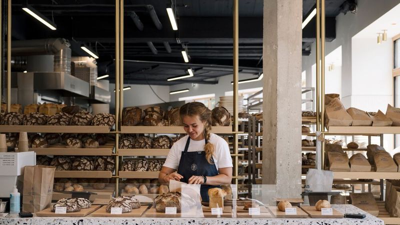 Verkaufsraum und Backstube gehen bei Julius Brantners Bäckerei ineinander über. (Bild: KATHRIN.KOSCHITZKI)