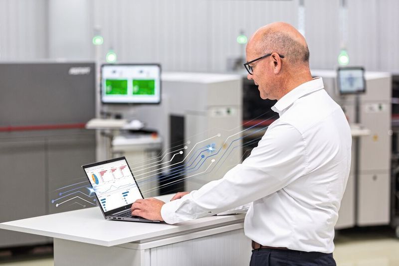 Image 2: With user-friendly dashboard displays, SMT Analytics provides information automatically anywhere and anytime. (Image:ASMPT)