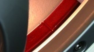 Unscheinbar und unverzichtbar: das Ausgleichgewicht. Werkstätten sollten ihren Kunden raten, eingelagerte Räder vor der Montage auswuchten zu lassen.  (Foto: Franken Industrie)