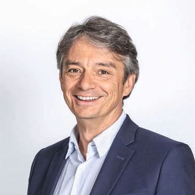 Pascal Daloz, Chief Executive Officer und Vorstandsvorsitzender von Dassault
 Systèmes: „Die Life-Sciences-Branche tritt in eine neue Ära der Innovation ein – angetrieben durch künstliche Intelligenz und den Wandel hin zur Präzisionsmedizin –, während sie gleichzeitig mit zunehmender operativer Komplexität und strengeren regulatorischen Anforderungen konfrontiert ist.“ (Bild: Dassault Systèmes)
