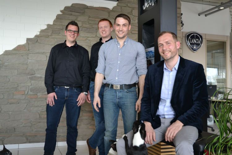 Kreatives Marketing paart das Autohaus Renck-Weindel mit reibungslosen Prozessen: (v. li.) Patrick Möltgen, Sebastian Böck, Christian Renck und Oliver Renck. (Foto: Mauritz)
