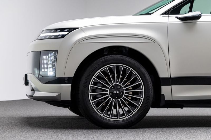 Bei der Front des Ioniq 9 hat Hyundai auf glatte Übergänge geachtet, damit der Wind möglichst nicht an Kanten und Spalten hängenbleibt. (Bild: Hyundai)