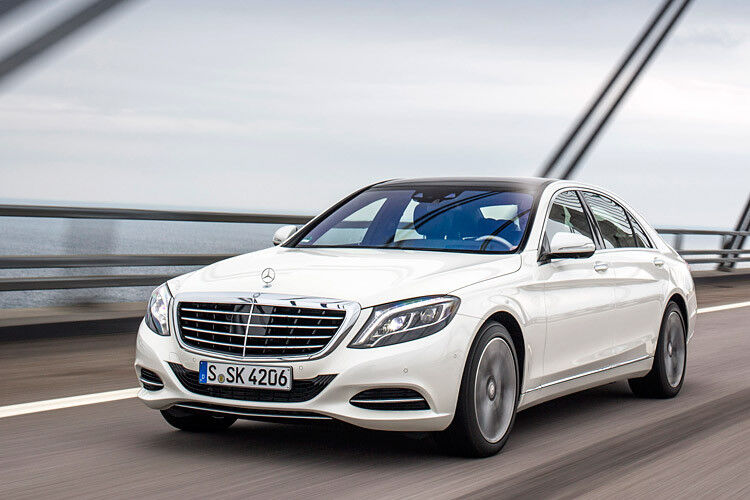 Das „beste Auto der Welt“, wie Mercedes-Benz sein Flaggschiff S-Klasse selbst nennt, tritt eine weitere Vorreiterrolle an: die des Plug-in-Hybriden in der Oberklasse. (Daimler)
