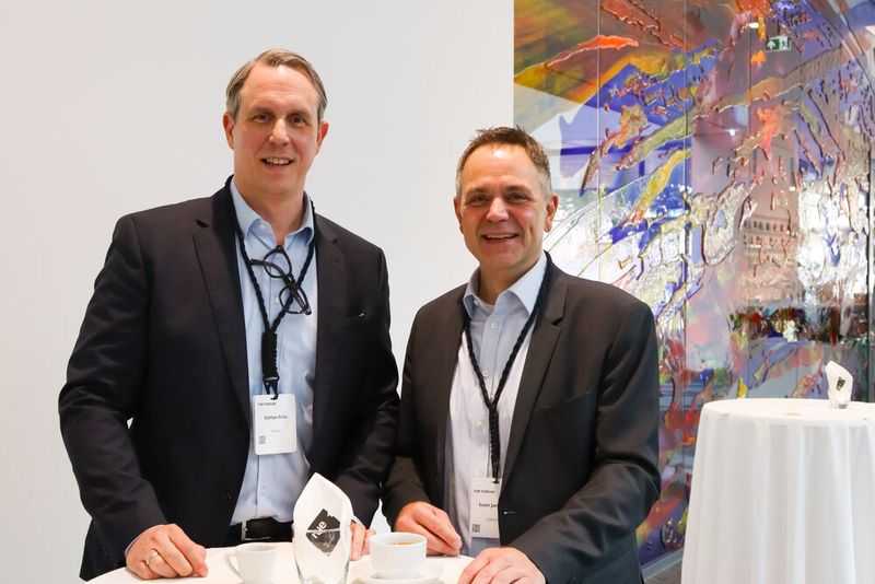 Das Sophos-Team mit Stefan Fritz (l.) und Sven Janssen (Bild: TIM)