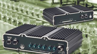 Kompaktes Kraftpaket für die Bildverarbeitung: Der lüfterlose NRU-161V-AWP bietet Anschlüsse für bis zu sechs Kameras und verarbeitet KI-Datenströme latenzfrei direkt am Entstehungsort.

 (Bild: Acceed)