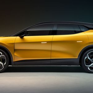 Der Eletre ist 5,10 Meter lang, der Radstand liegt bei über drei Metern.(Bild:  Lotus)