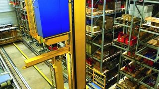 Das Viapal-RBG kann mittels Umsetzer zwischen den Gassen verfahren. Bild: Viastore (Archiv: Vogel Business Media)