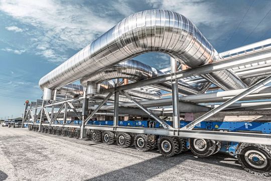 Weil Schwerlasttransporte durch Wüsten, sibirische Eiseskälte und Megacitys führen, sind die Transporter-Kraftpakete von TII auch extremen Umwelteinflüssen ausgesetzt.(Bild:  TII Group)