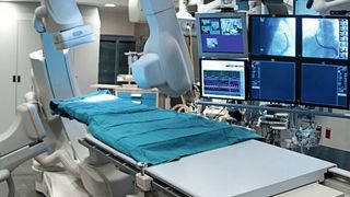 In modernen Operationssälen kommen die Winkelmesssysteme von AMO mit der neuen Auswerteelektronik auch zum Einsatz. (©mario beauregard - stock.adobe.com)