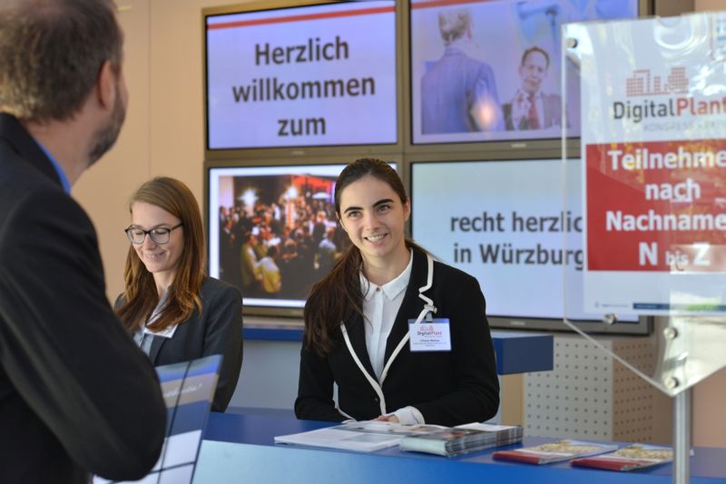 Impressionen des diesjährigen Digital Plant Kongress aus Würzburg. Fach- und Führungskräfte aus den Bereichen Prozessindustrie, Anlagenbau, Anlagenplanung und Anlagenkonstruktion diskutierten spannende Fragen rund um die Digitale Anlage. (Bild: Untch)