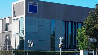 Baden-Württemberger Unternehmen sehen eine verlängerte Arbeitszeit für ihre Belegschaft als durchaus zumutbar. Nachdem Mercedes-Benz sich dafür ausgesprochen hat, sieht auch der Technologiekonzern Trumpf darin ein probates Mittel, um über die schwierigen Zeiten zu kommen  ... (Bild: Trujmpf)