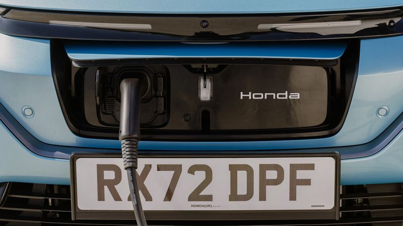 Der Kompakt-SUV gehört zu der seltenen Spezies der Nasenlader. (Bild: Honda)