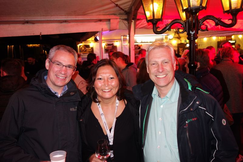 Miriam Franke, Western Digital, mit (l.) Felix Böving und Ewald Wohlfarth, ALSO.  (IT-BUSINESS)