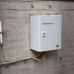 Die IoT-Box sammelt und verteilt alle wichtigen Daten.(Bild:  Aumund)