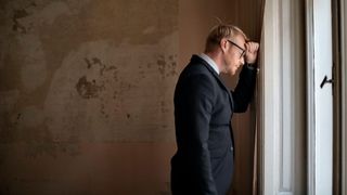 Geschäftsführer, die ab dem 1. September 2023 eine Schieflage im Unternehmen feststellen, sollten schon wegen der drohenden straf- und zivilrechtlichen Konsequenzen für sich selbst nicht darauf vertrauen, dass die Lockerung der Insolvenzantragspflicht bei Überschuldung noch praktisch relevant ist. Besser ist, sie richten die Fortführungsprognose des Unternehmens an den üblichen zwölf Monaten aus. (Bild: von Andrea Piacquadi, Pexels )