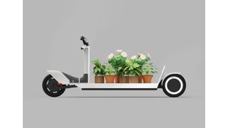 Wie man sieht, lassen sich auch Blumen mit dem Design-Elektroflitzer namens Re:Move transportieren. (Polestar)