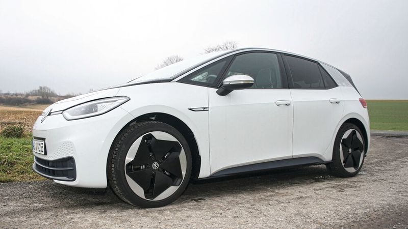 Meistverkauftes batterieelektrisches Modell (BEV) im September 2025: der VW ID.3 mit 2.979 Neuzulassungen. (Bild: Auto-Medienportal.Net)