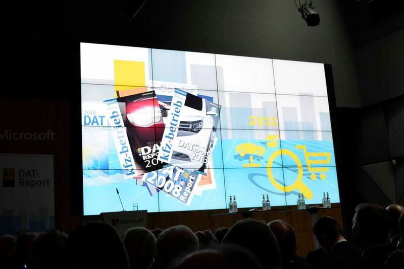 Seit mehr als vier Jahrzehnten gibt es jetzt den DAT-Report. Das Branchenkompendium erscheint in diesem Jahr zum 44. Mal. (Wehner / »kfz-betrieb«)