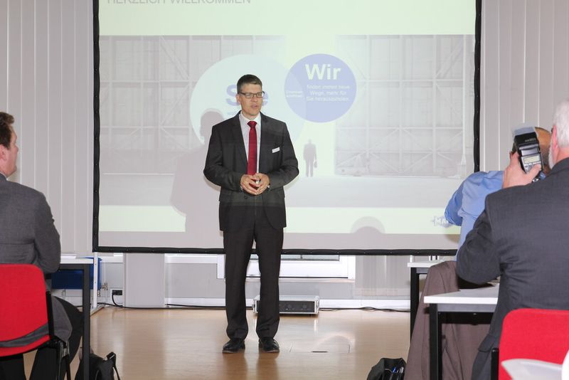 Im Anschluss an den Mapal Dialog am 16. und 17. Juni lud das Unternehmen zur Pressekonferenz, in der neben Fachvorträgen zu neuen Technologien und Verfahren eine Werkzeugvorführung zu bestaunen war. (Bild: Sonnenberg)