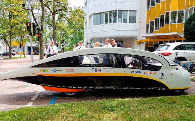 100 Prozent Ökostrom, 1.000 Kilometer Reichweite: Das Solarauto Stella Vie stellt herkömmliche E-Autos in den Schatten.  (SP-X/Peter Weißenberg)