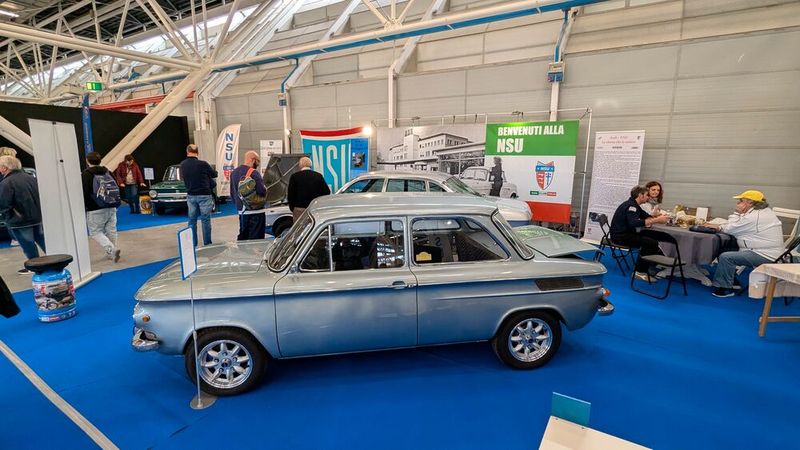 Jawohl, auch das gibt es jenseits der Aplen: einen Club für die deutsche Marke NSU. (Bild: Dominsky)