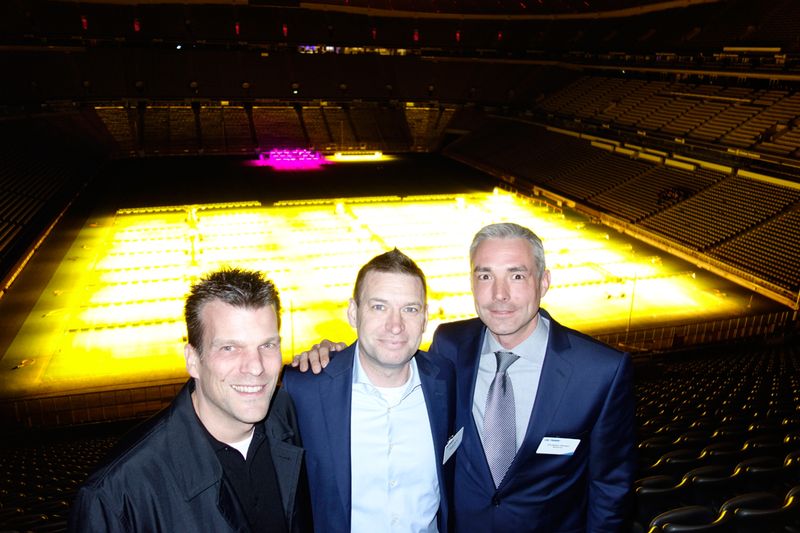 (l.) Stefan Schoenenberg, Ingram Micro, mit Carsten Müller und Christian Hansen, Samsung (Bild: IT-BUSINESS)