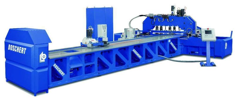 Neue Kupfer-Stanzmaschine CU WK II in kompletter und betriebsbereiter Ausstattung inklusive der Option Auslauftisch. (Archiv: Vogel Business Media)