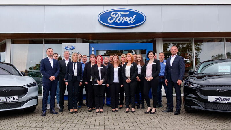 Das Team des Ford-Autohauses Pichel weiß, wie man Servicekunden vollkommen zufriedenstellt.